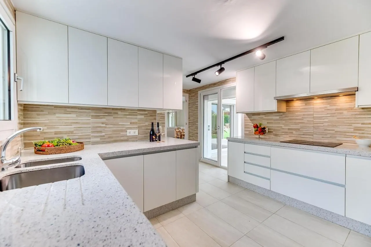 Vacation Marbella I Villa Sirio, Golf-Front Villa, Private Heated Pool, Privacy, 10 Min From Puerto Banus