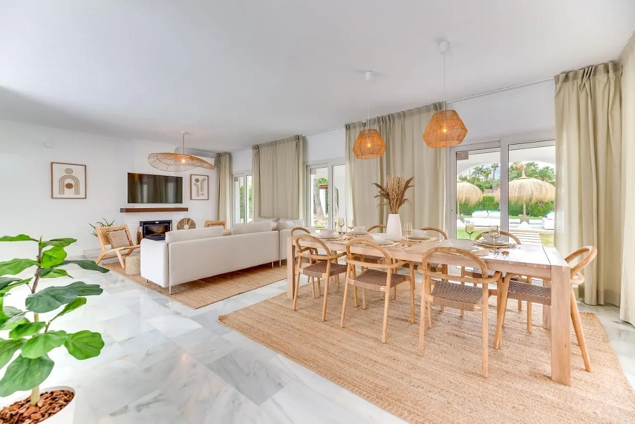 Villa Sirio: Golf-Front Retreat with Private Heated Pool Marbella 0*,